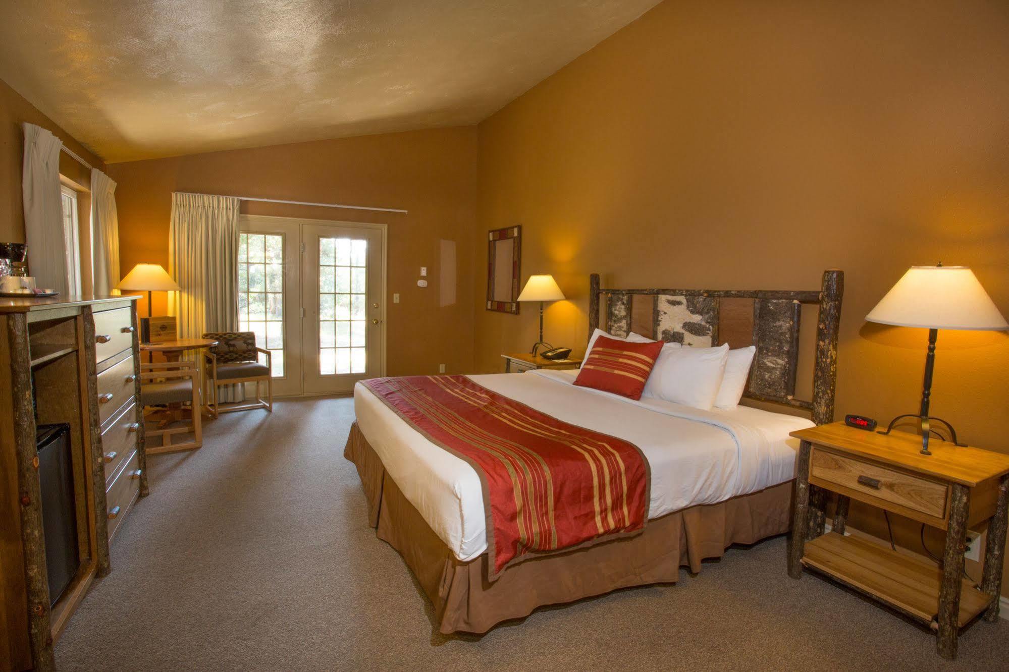 Headwaters Lodge & Cabins At Flagg Ranch โมแรน ภายนอก รูปภาพ