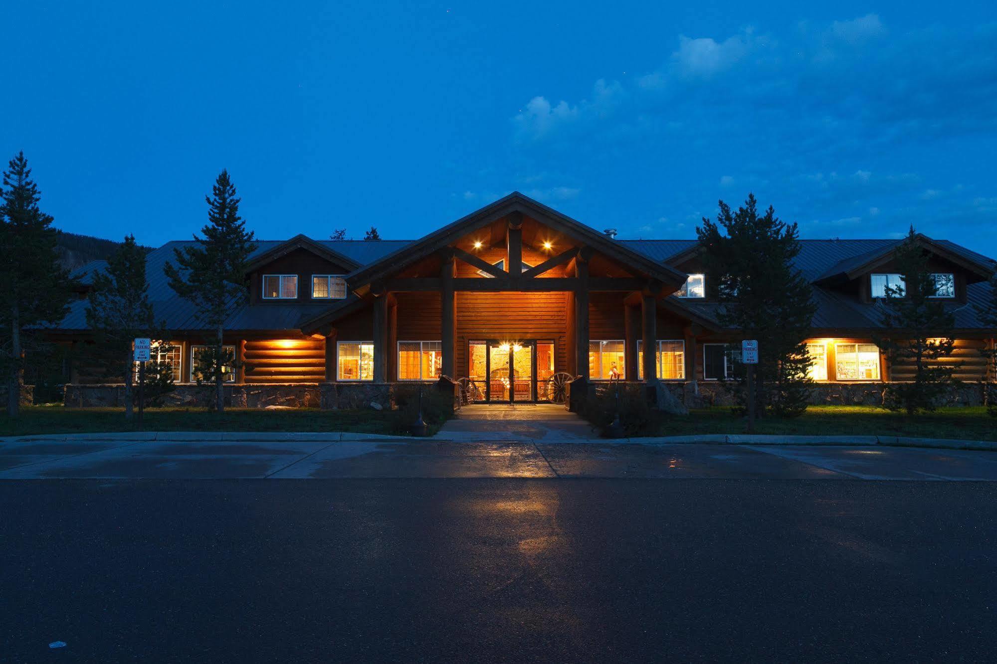 Headwaters Lodge & Cabins At Flagg Ranch โมแรน ภายนอก รูปภาพ